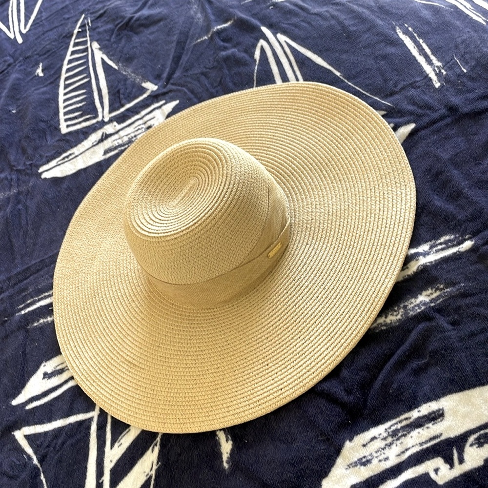 Calvin Klein ~ Beach Hat